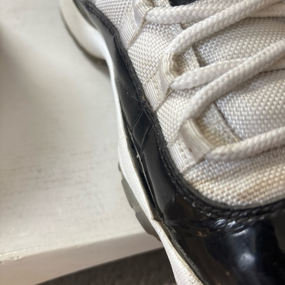 Jordan Athletic Shoes White and Black main image 4